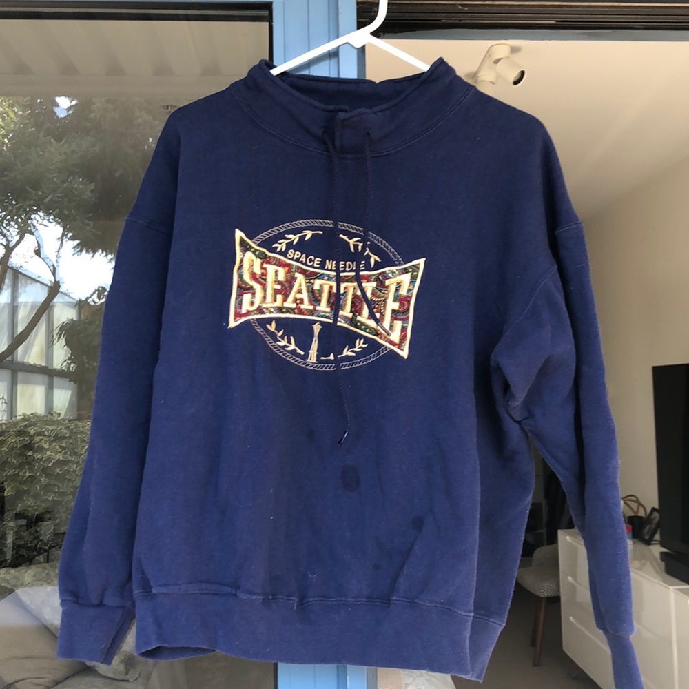 seattle space needle crew neck